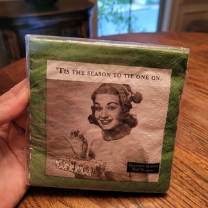 NEW 20 Christmas green 3 ply napkins, 10x10 inches